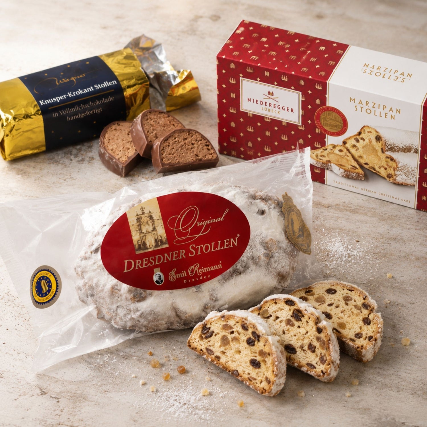 Original Dresdner Christstollen mit Puderzuckerkruste