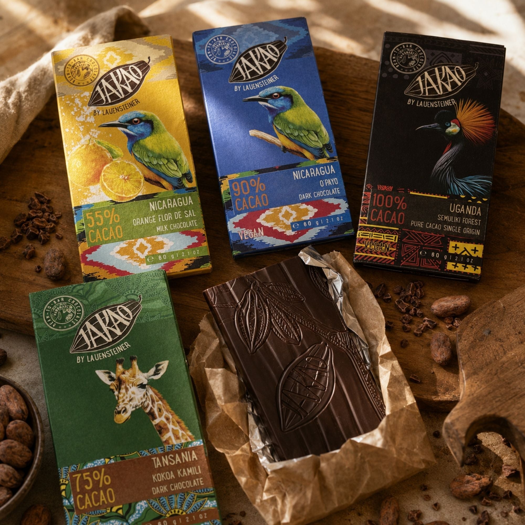 JAKAO Bean-to-Bar Tafelschokolade mit Kakaobohnen